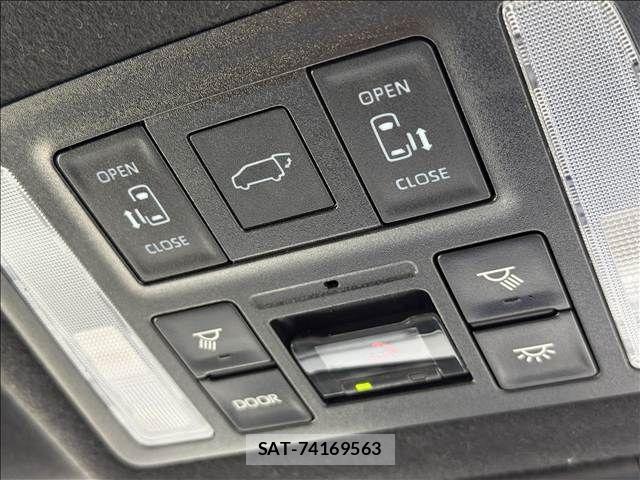Toyota VOXY HYBRID 2022-09 1382134-3