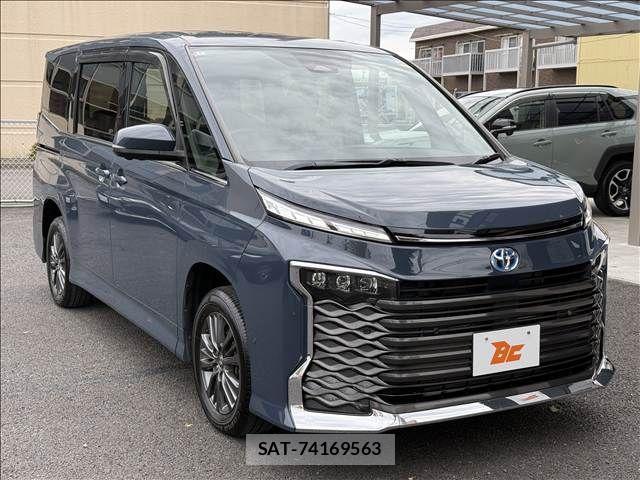 Toyota VOXY HYBRID 2022-09 1382134-4