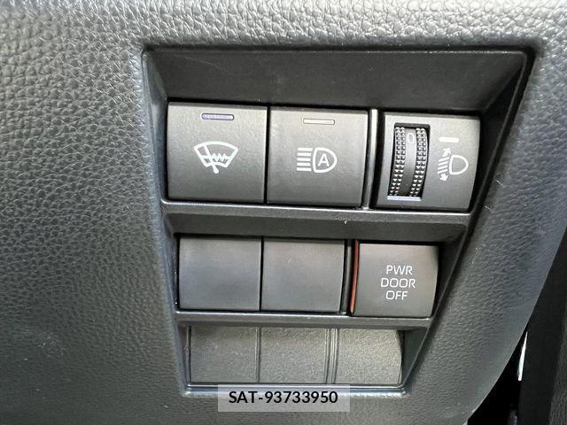 Toyota VOXY HYBRID 2023-09 2252861-16
