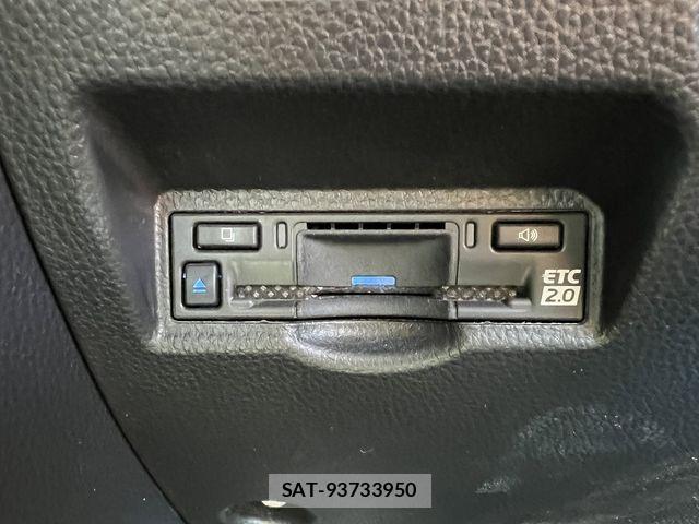 Toyota VOXY HYBRID 2023-09 2252861-17