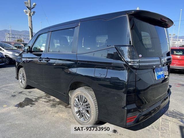 Toyota VOXY HYBRID 2023-09 2252861-5