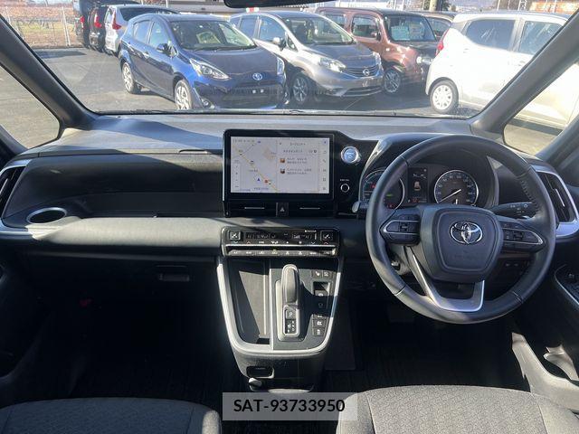 Toyota VOXY HYBRID 2023-09 2252861-6