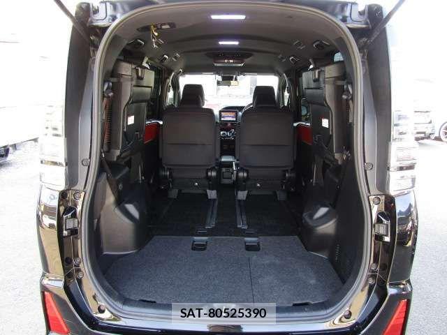 Toyota VOXY HYBRID 2017-07 4051653-12