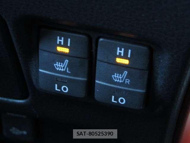 Toyota VOXY HYBRID 2017-07 4051653-13