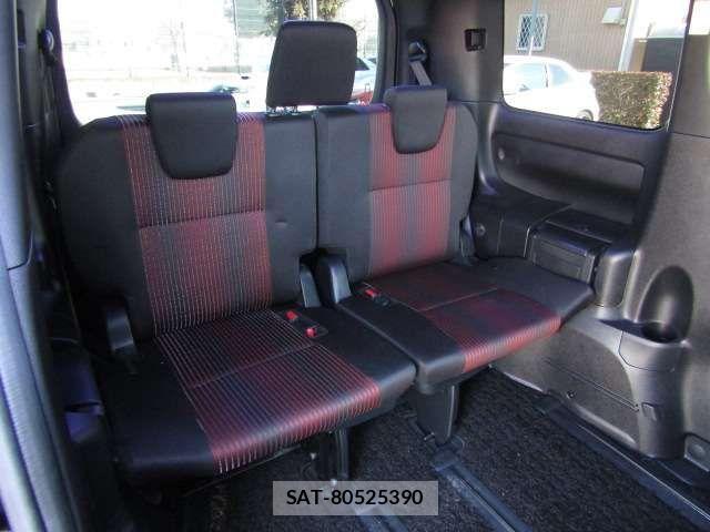 Toyota VOXY HYBRID 2017-07 4051653-18