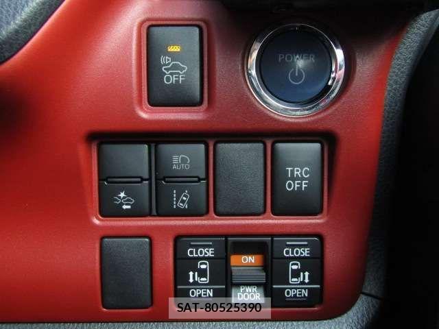 Toyota VOXY HYBRID 2017-07 4051653-5