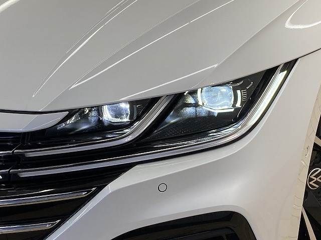 VolksWagen ARTEON 2021-09 3687652-19