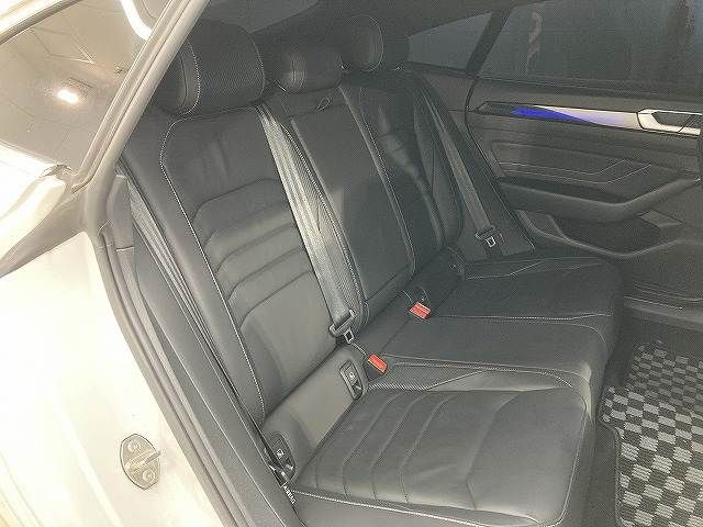 VolksWagen ARTEON 2021-09 3687652-5