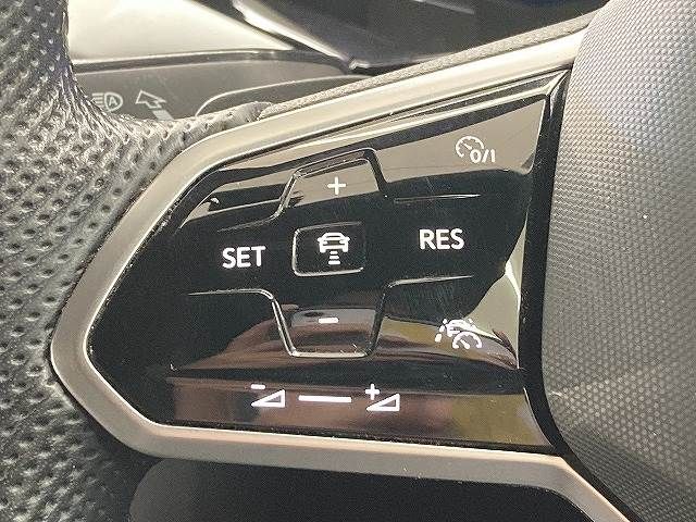 VolksWagen ARTEON 2021-09 3687652-7