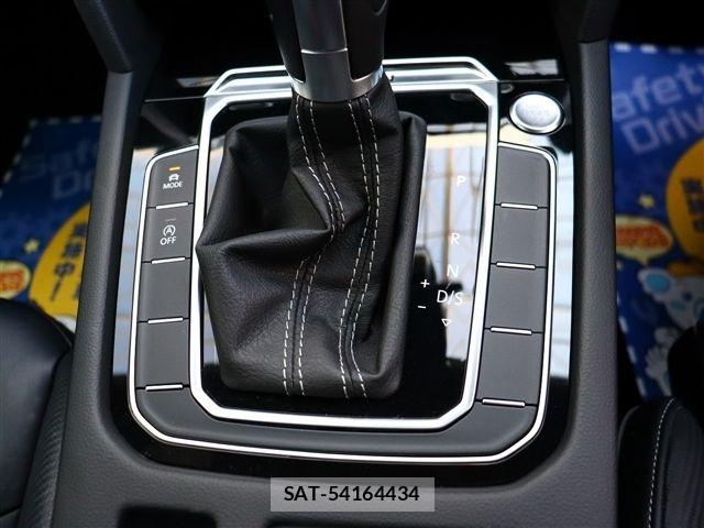 VolksWagen ARTEON 2019-02 4994216-16