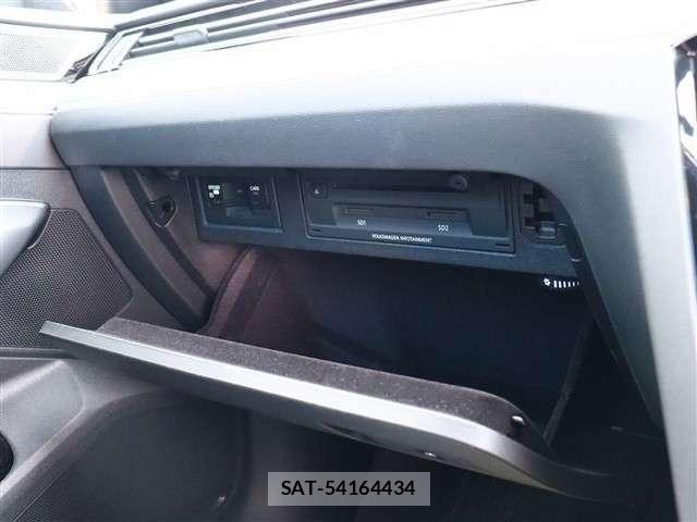 VolksWagen ARTEON 2019-02 4994216-27