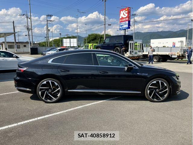 VolksWagen ARTEON 2023-04 7458816-5