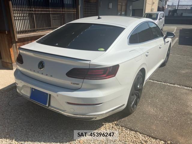 VolksWagen ARTEON 2018-03 7730688-5