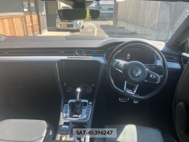 VolksWagen ARTEON 2018-03 7730688-6
