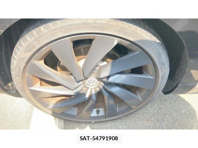 VolksWagen ARTEON 2018-09 8039156-26