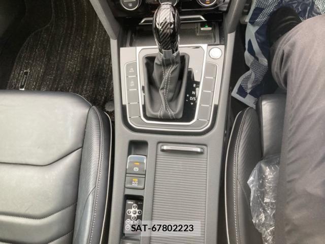 VolksWagen ARTEON 2020-09 8232378-23