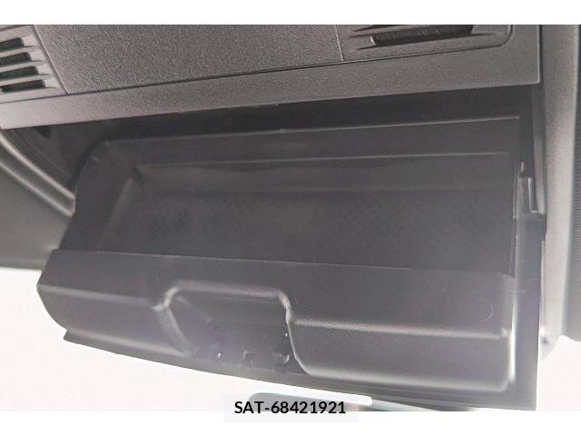 VolksWagen ARTEON 2023-03 8318050-19