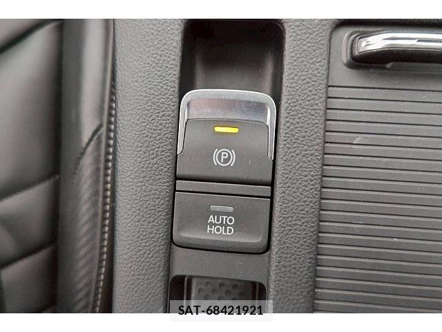 VolksWagen ARTEON 2023-03 8318050-21