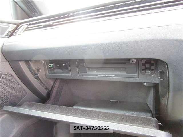 VolksWagen ARTEON 2019-05 8318051-8