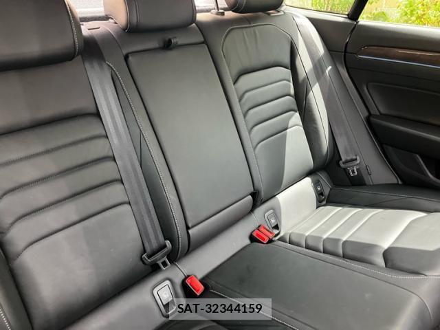 VolksWagen ARTEON 2019-10 8372372-10
