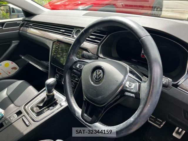 VolksWagen ARTEON 2019-10 8372372-8