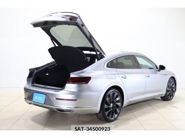 VolksWagen ARTEON 2018-03 8564076-10