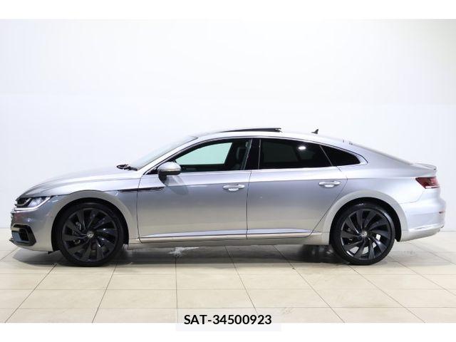 VolksWagen ARTEON 2018-03 8564076-11