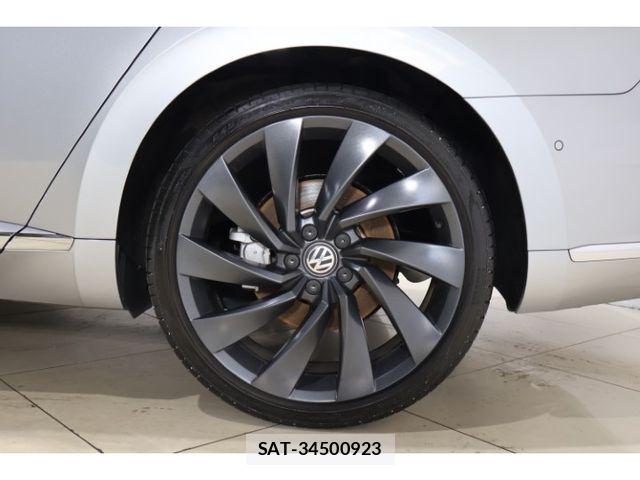 VolksWagen ARTEON 2018-03 8564076-15