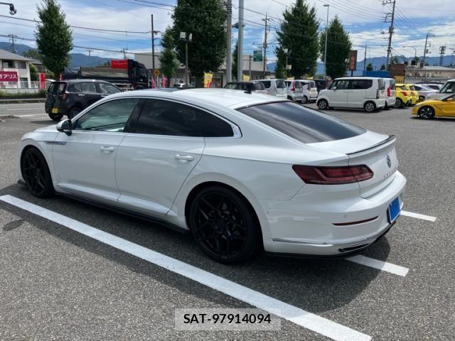 VolksWagen ARTEON 2019-10 8662378-4