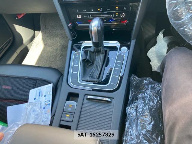 VolksWagen ARTEON 2022-12 8686920-21