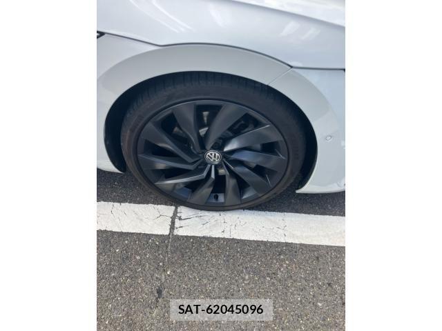 VolksWagen ARTEON 2018-07 8832470-8