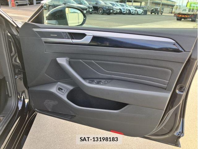 VolksWagen ARTEON 2021-12 8629720-11