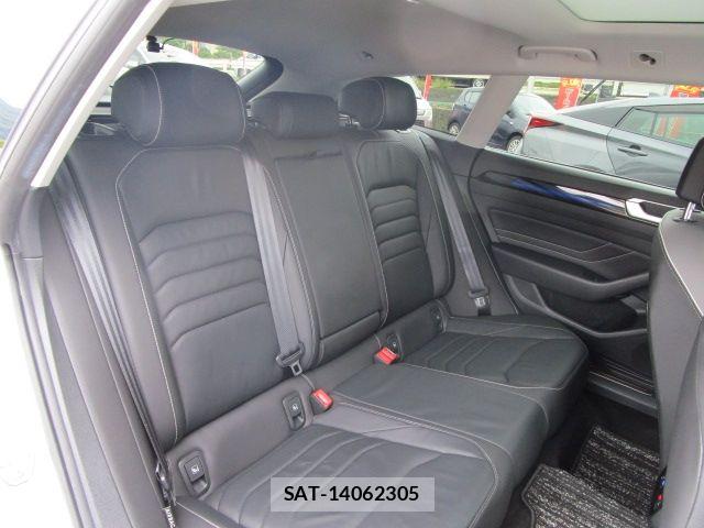 VolksWagen ARTEON 2021-08 8882950-5
