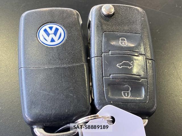 VolksWagen BEETLE 2006-01 8232380-12