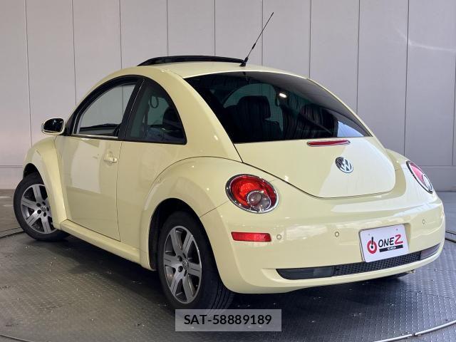 VolksWagen BEETLE 2006-01 8232380-1