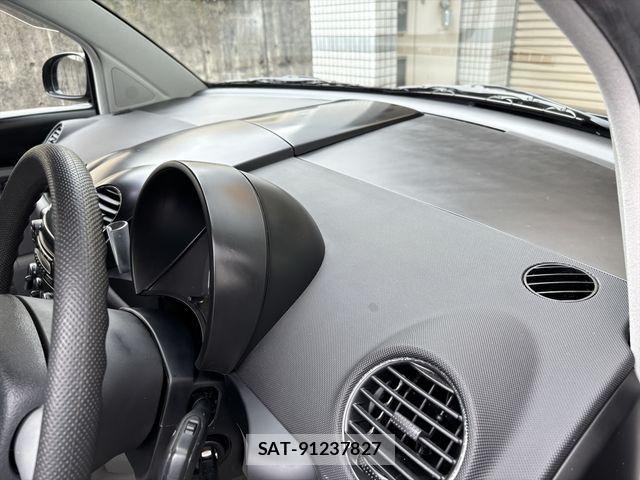 VolksWagen BEETLE 2007-06 8832471-14
