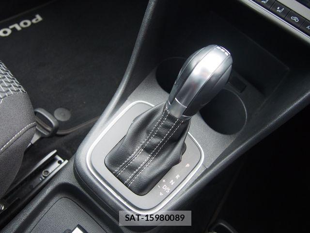 VolksWagen POLO 2017-08 6023026-11