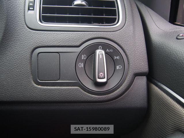 VolksWagen POLO 2017-08 6023026-13