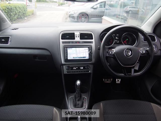 VolksWagen POLO 2017-08 6023026-1