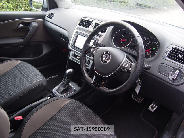 VolksWagen POLO 2017-08 6023026-3