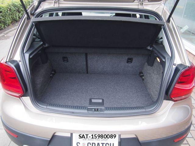 VolksWagen POLO 2017-08 6023026-7