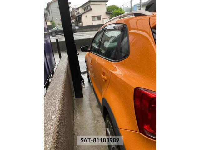 VolksWagen POLO 2012-01 6678769-4