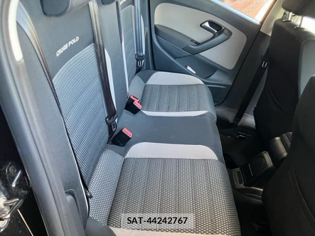 VolksWagen POLO 2012-03 7273258-12