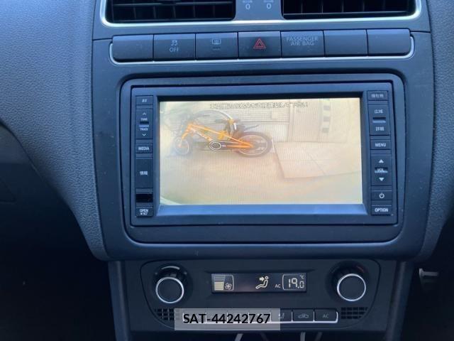 VolksWagen POLO 2012-03 7273258-18