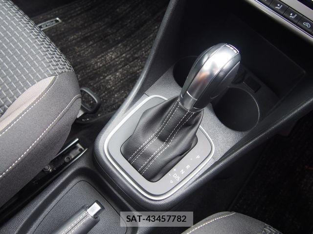 VolksWagen POLO 2016-11 7981559-11