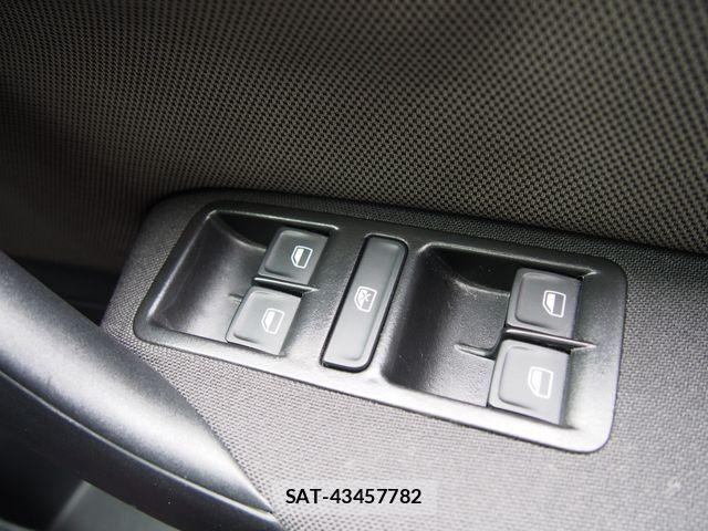 VolksWagen POLO 2016-11 7981559-13