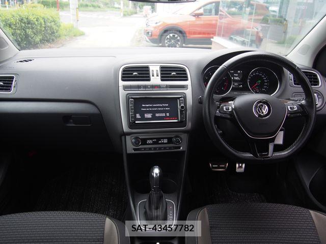 VolksWagen POLO 2016-11 7981559-1
