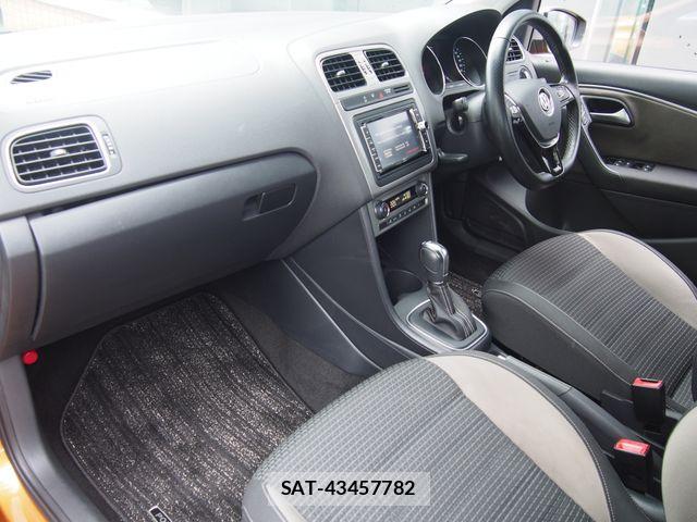 VolksWagen POLO 2016-11 7981559-5