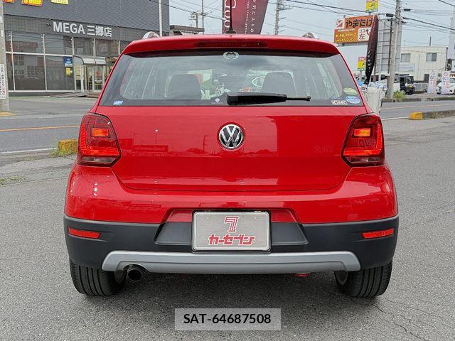 VolksWagen POLO 2015-02 8039158-11