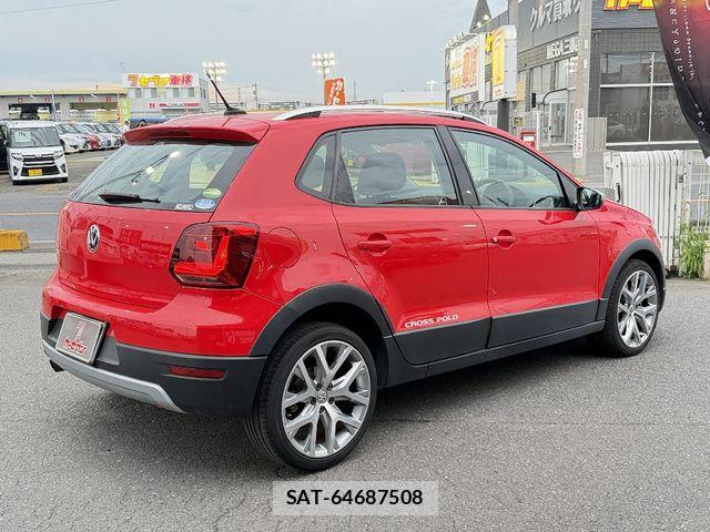VolksWagen POLO 2015-02 8039158-1